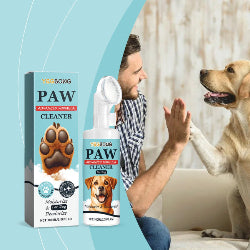 YeeBong Paw cleaner packaging with a man and dog interacting indoors.
